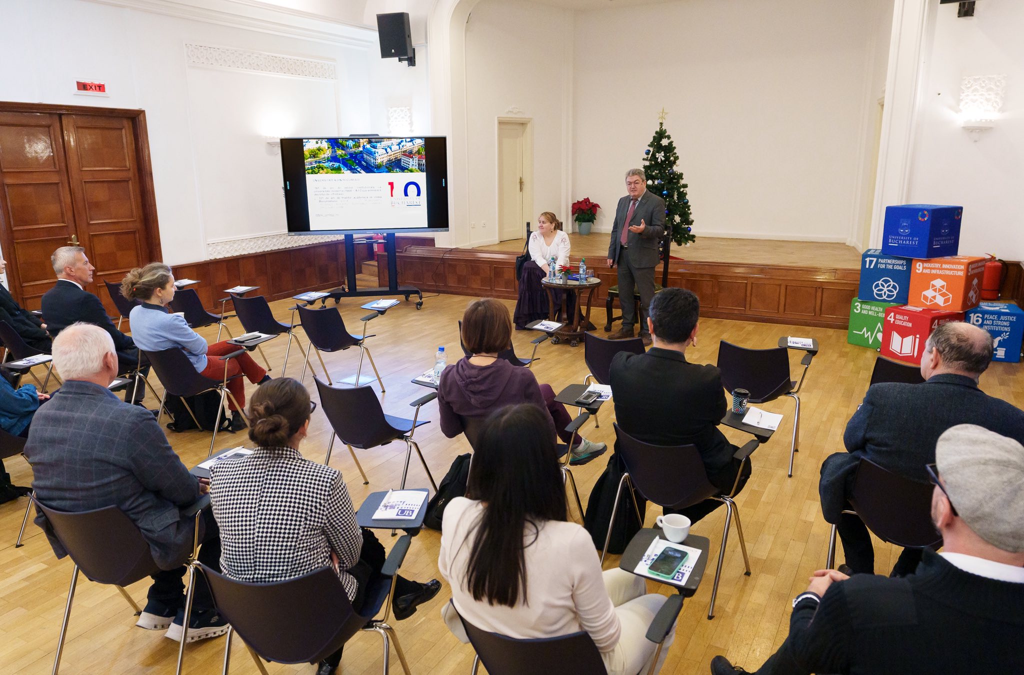 Rectorul UB a celebrat / premiat cei mai buni si apreciați profesori din UB, inclusiv de la FAA - decembrie 2025